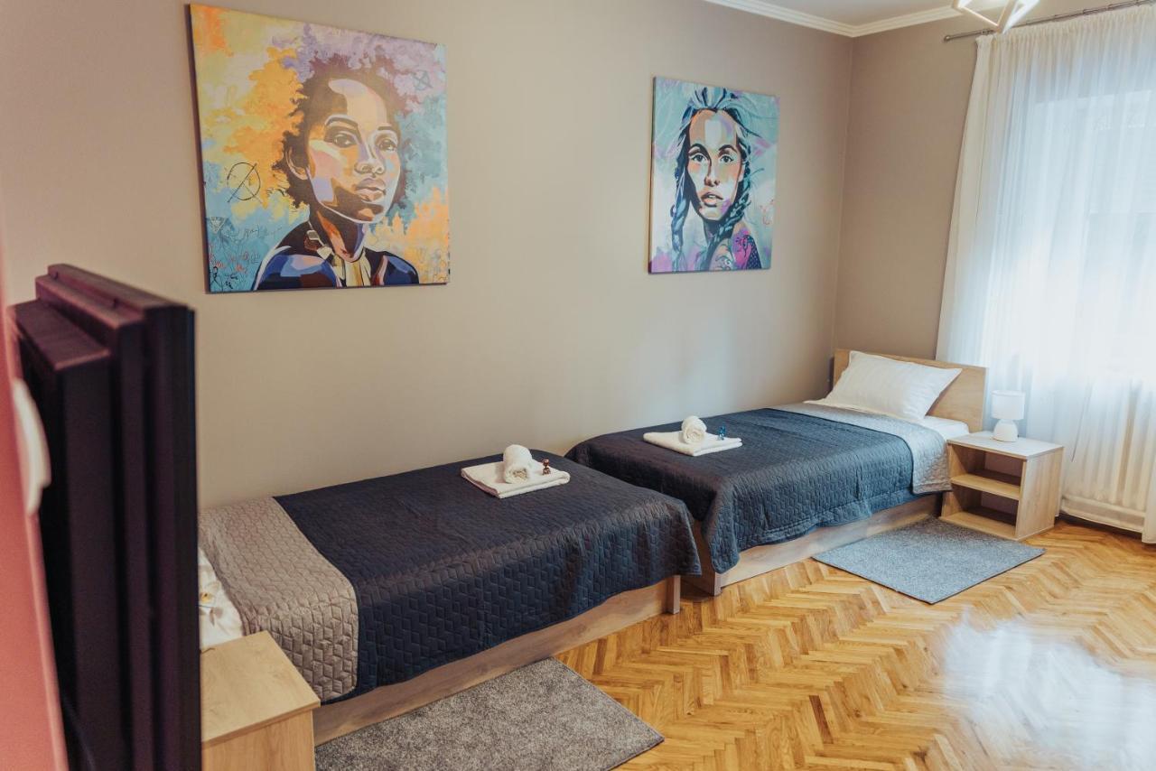 Dumalux Velvet Apartment ซูโบติกา ภายนอก รูปภาพ
