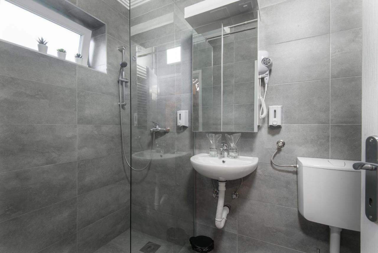 Dumalux Velvet Apartment ซูโบติกา ภายนอก รูปภาพ
